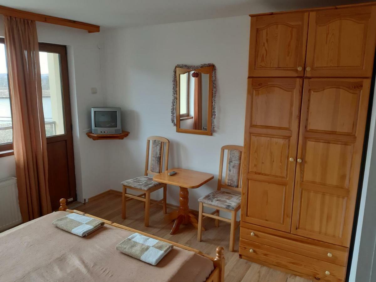 Къща Поколения Tryavna Exterior photo